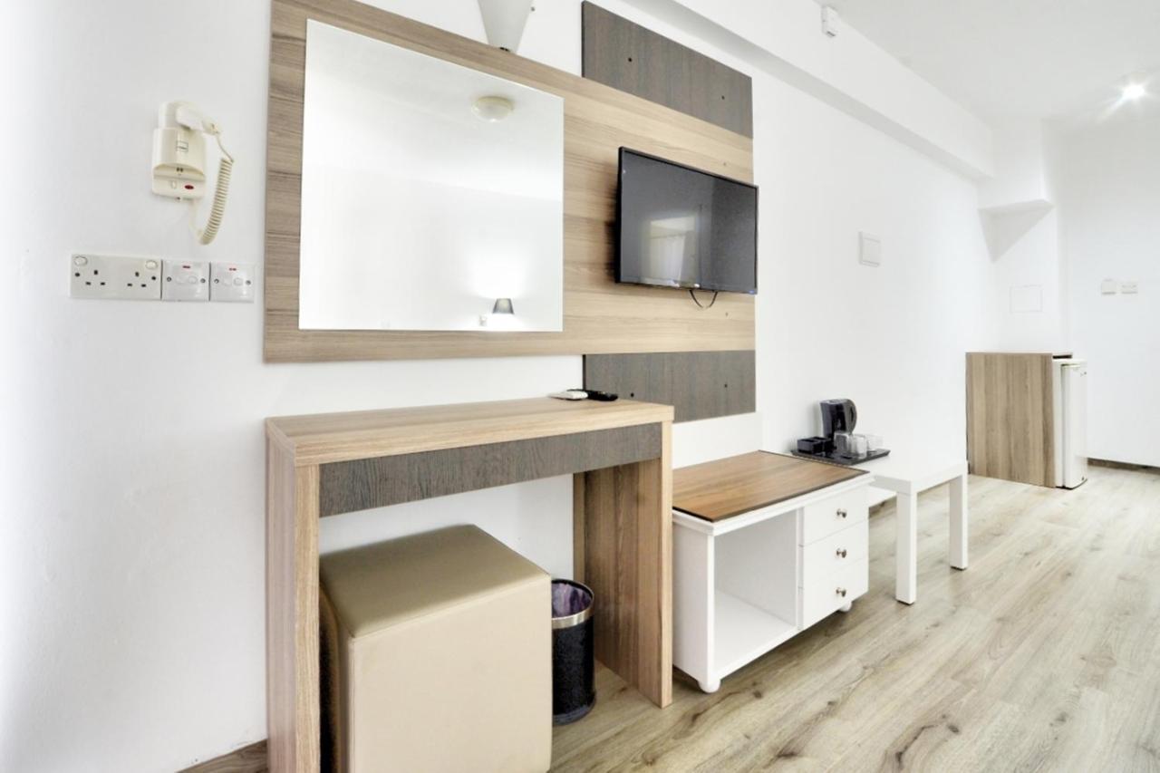 Barbara Hotel Apts Ajía Nápa Eksteriør bilde